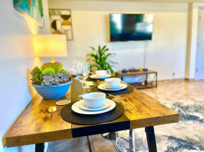 Birdwatcher's Quiet Perch 3bd 2ba w Parking